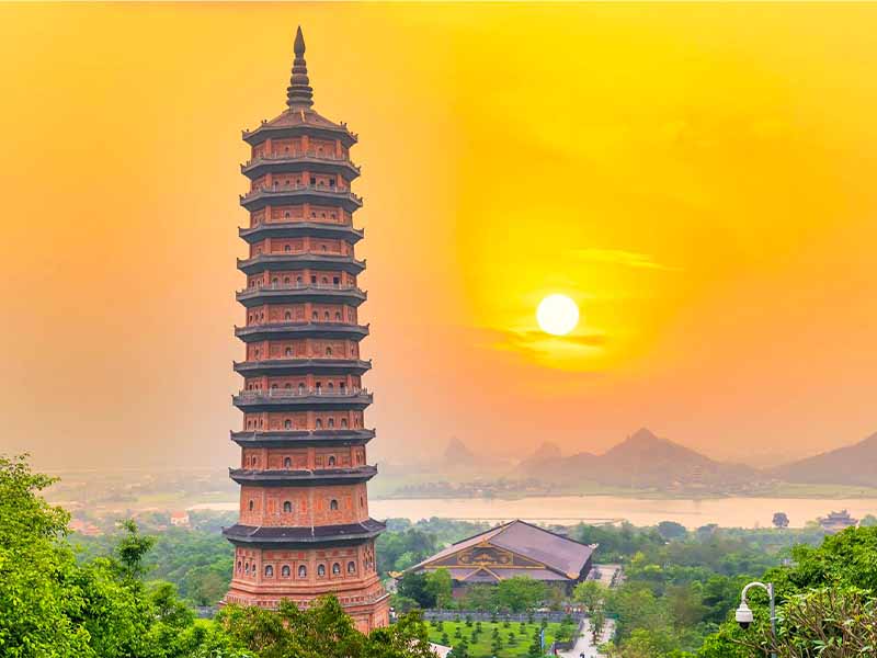 Ninh Binh Tour: Hanoi - Bai Dinh Pagoda - Trang An - Mua Cave - 1 Day