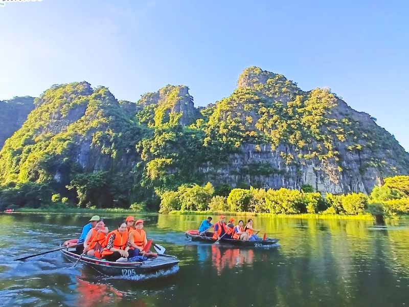 Ninh Binh Tour - 2 Days 1 Night: Hanoi - Bai Dinh - Trang An - Hoa Lu - Tam Coc - Mua Cave