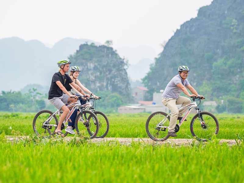 Ninh Binh Tour Package 4D3N: Hanoi - Mai Chau - Ninh Binh - Halong Bay