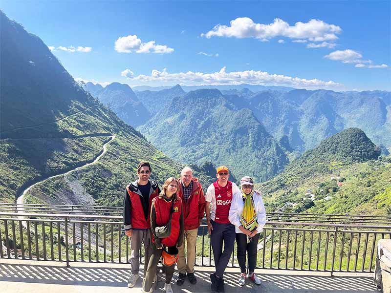 Ninh Binh Tour Package 6D5N: Hanoi - Ninh Binh - Halong Bay - Ha Giang