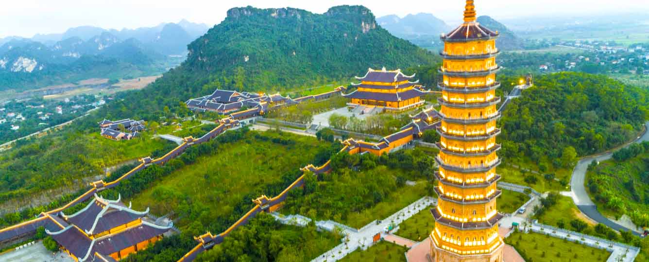 Ninh Binh Tour: Hanoi - Bai Dinh Pagoda - Trang An - Mua Cave - 1 Day